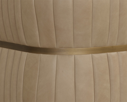 Tryor Lounge Chair