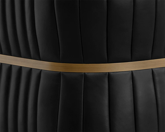 Tryor Lounge Chair
