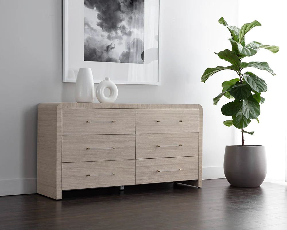 Selene Dresser