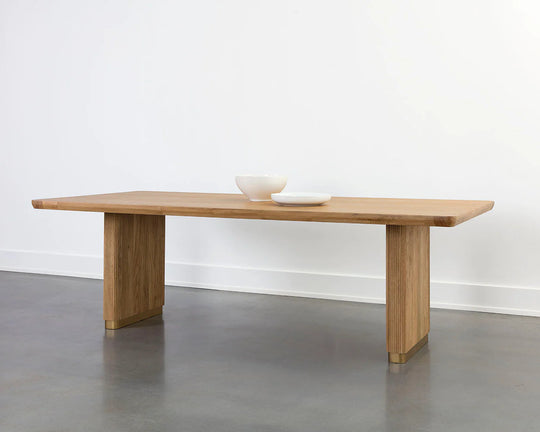 Byrinn Dining Table