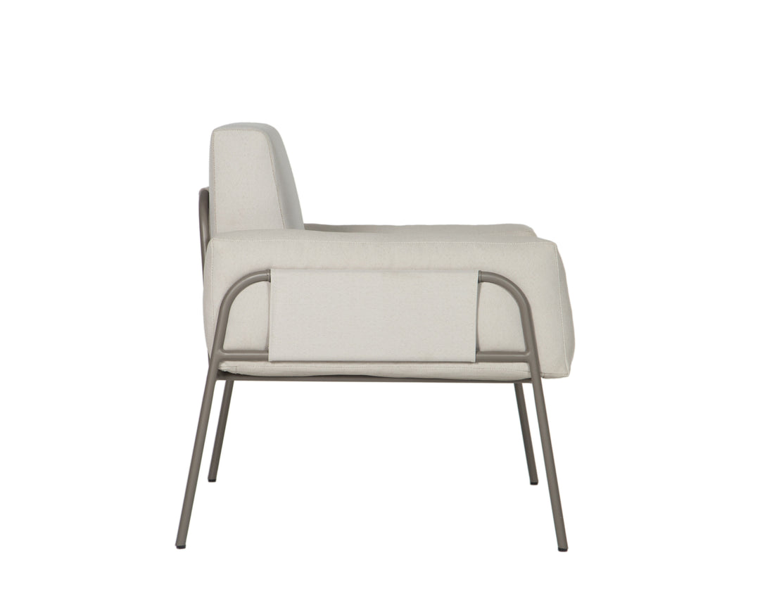 Izzy Outdoor Lounge Chair